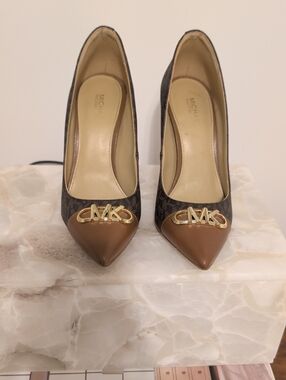 Michael Kors Brown Logo-Trim Pointed Toe 4-Inch Pumps
